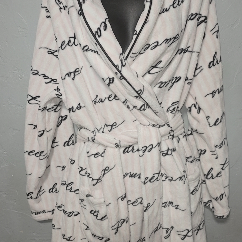 Victoria's Secret Black and Cream Script Robe
